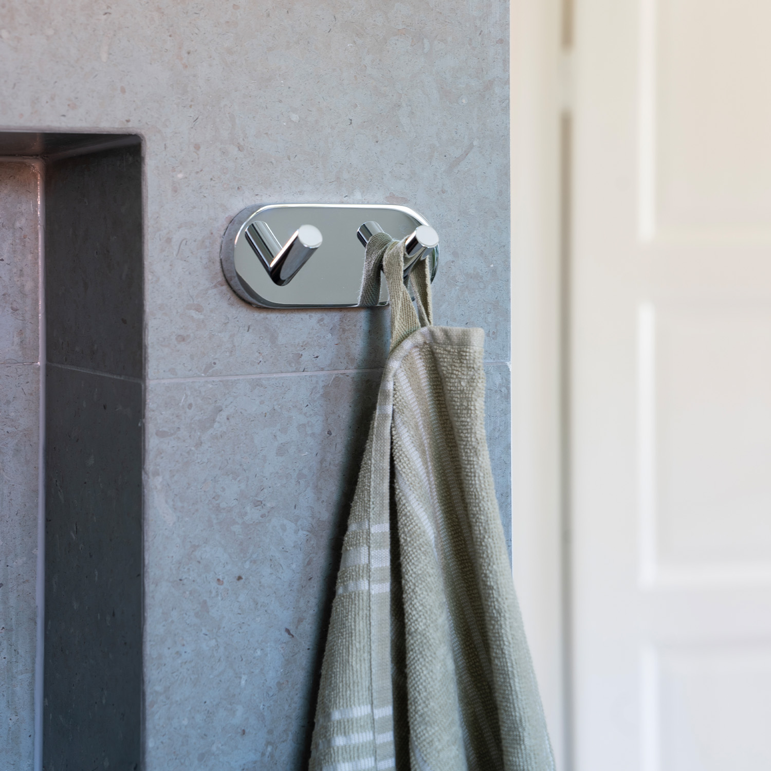 Smedbo Home Serie Bad Accessoires Chrom poliert Hakenleiste 2