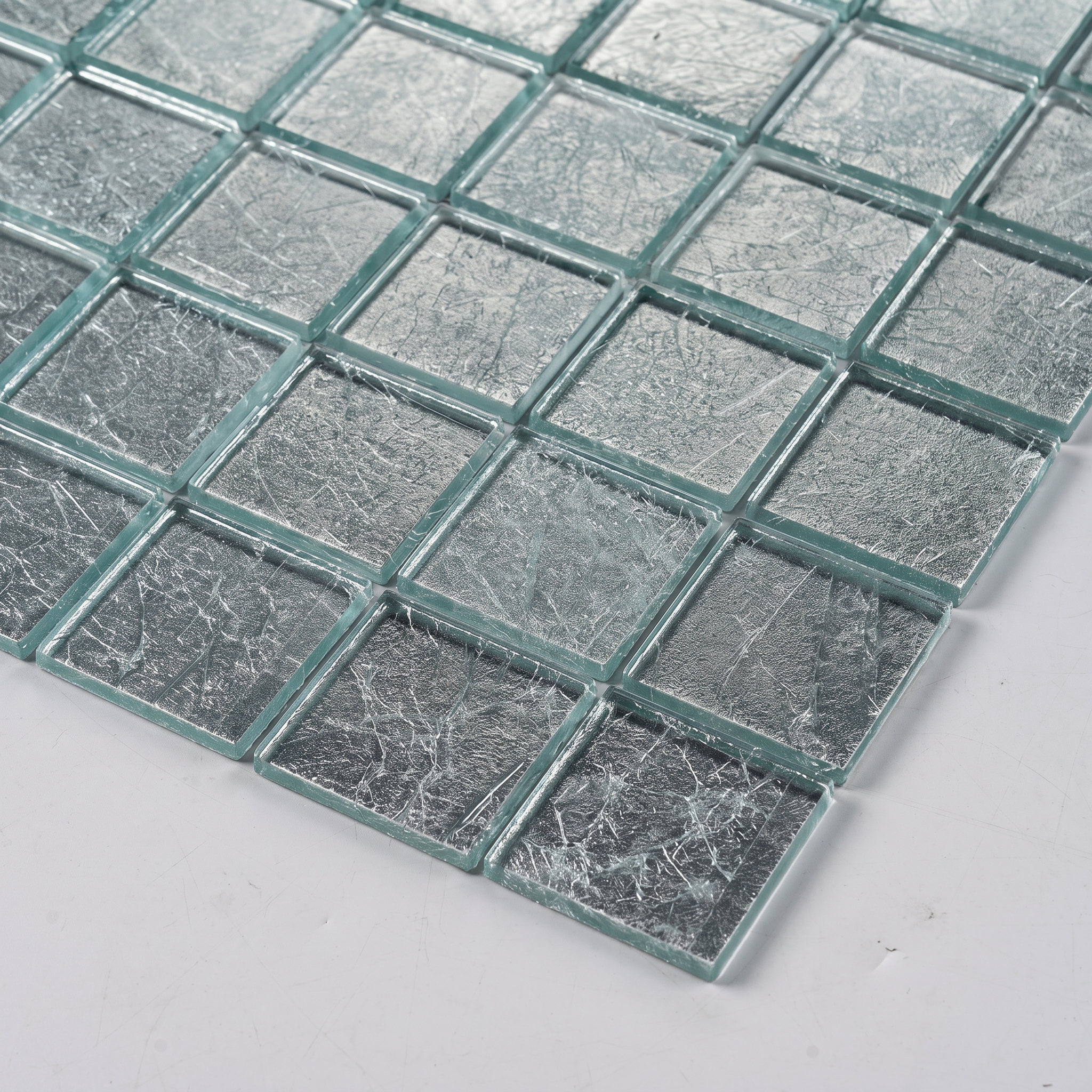 Glasmosaik Lille Silber Metalloptik 48×48x6 mm 